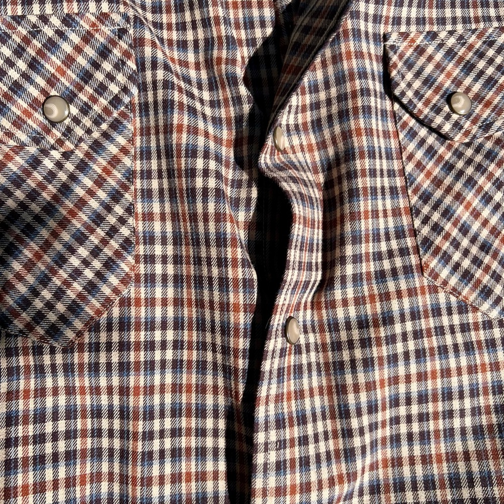 Pendleton western style men’s shirt with snap closet size XL. Brown, blue & tan. - Picture 2 of 3